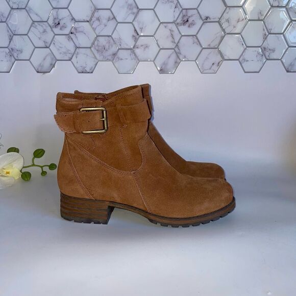 NEW WOB Clarks Mariana Amber Ankle Boots with Buckle - Picture 1 of 10